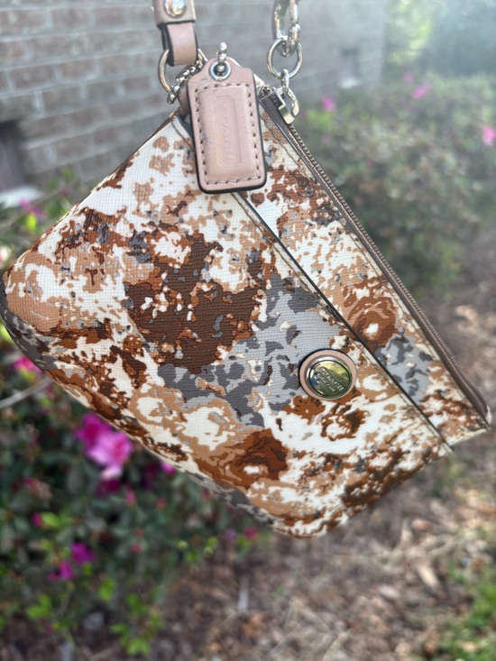 Coach Peyton Floral Wristlet GUC - Picture 4 of 12